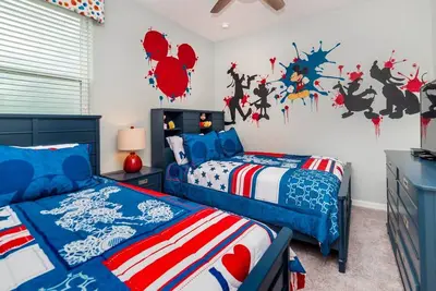 Image de Brand New House And Resort, Amazing Free Services, D��licieux restaurant sur place, piscine privée / Spa, minutes de Disney!