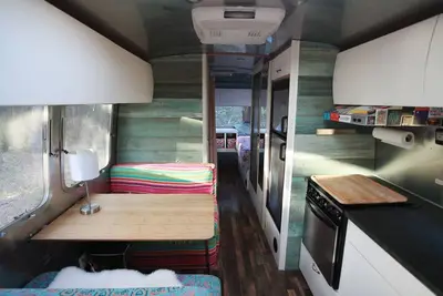 Image de Retraite Airstream près du stade Cowboys & Six Flags