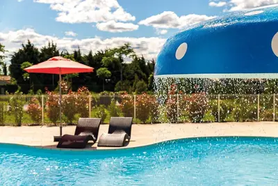 Image de Maisonnette pour Familles dans le Sud | Piscine extérieure!