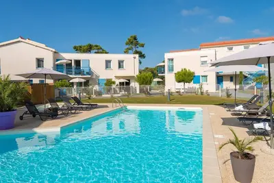 Image de Appartement cosy, idéal pour explorer la région | A 700m de la plage