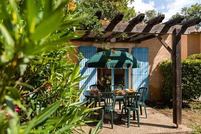 Image de Maison de vacances rustique et lumineuse avec terrasse privée