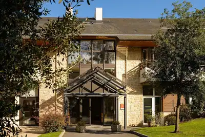 Image de Appartement cosy pour 4 | Près de la plage et du golf de Dinard!
