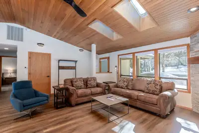 Image de Climatisation, Cheminée à gaz, Vélos, Bain à remous, Barbecue à gaz, Grand éclairage