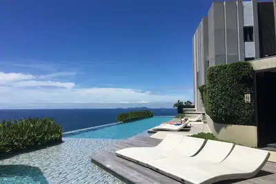 Image de 1br 70 pieds carrés m. Vue sur la mer en bord de mer Baan Plai Haad Pattaya