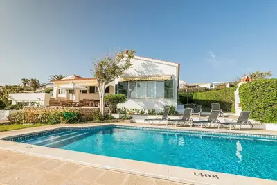 Image de Cadre idyllique avec vue sur la mer et piscine - Villa El Guerito