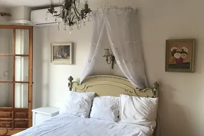 Image de unique, romantique, terrasse privée sur le toit + 2 balcons, à 150 m de la plage, WiFi gratuit