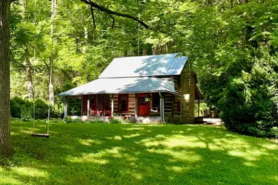 Image de Cabine de Lissie Wright, Est 1895. Scenic Creek, 7, 5 acres, 15 min Ă Downtwn Avl