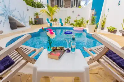 Image de «Reposez-vous dans l'oasis urbaine à pied, de la mer à la rue Stingray Villa 15»