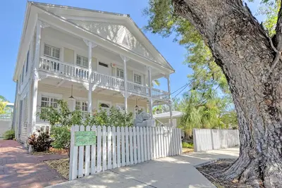 Image de Old Town Key West par la plage Southernmost et la rue Duval