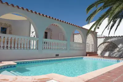 Image de Spacieuse Marina de Charme à Empuria, piscine privée chauffée et Amarre au Canal