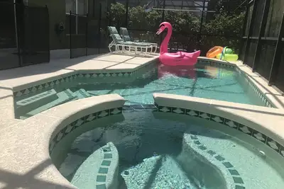 Image de Maison familiale à 3 miles de Disney, Security Resort, salle de jeux, spa de la piscine