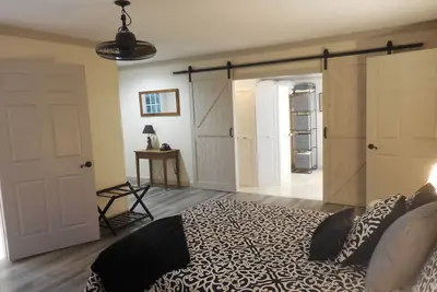 Image de Magnifique chalet w / piscine à cheval propriété à St. Augustin