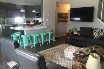 Élégant Brant Beach Oceanside House. Remodeler 2018, 3 maisons à l'océan et par Bbyc