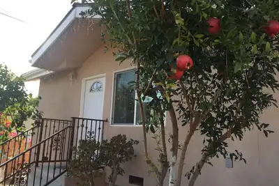 Image de Rêves et Streams. Deuxième habitation avec un patio romantique privé.