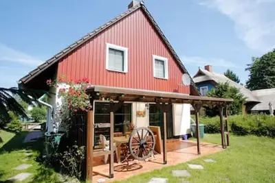 Image de Au bord de la jungle Darsser se trouve le Trollhus dans une petite rue
