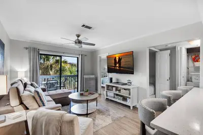Image de Lakeview # 6-1br + Nook☀Remodeled☀ du 16 au 18 mai 499 $! En face de la plage! Balcon Priv
