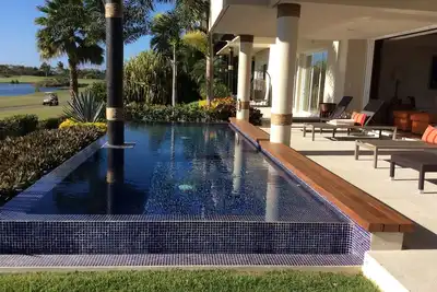 Image de El Encanto 701. Condo de luxe, adhésion au golf Premier, piscine privée et voiturette de golf.