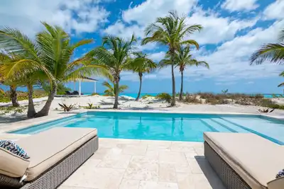 Image de Directement sur la plage! Nouvelle piscine!