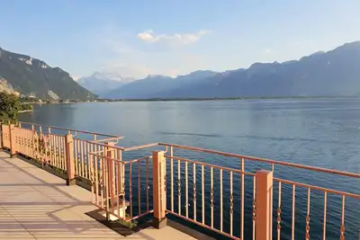Image de Vue sur le lac de Montreux - La résidence Freddie Mercury