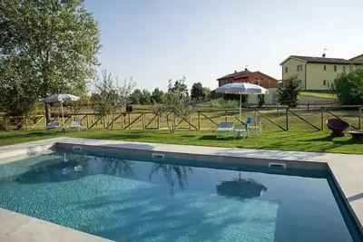 Image de Agréable appartement dans une maison de vacances avec Wifi, climatisation, piscine, Tv et parking
