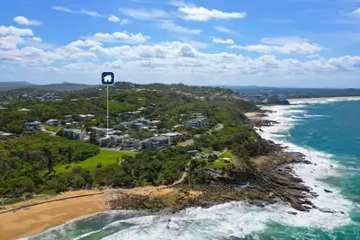 Image de Unit 2, Beach Gallery, 9 Andrew Street, Point Arkwright, Linen incl, 500 Bond
