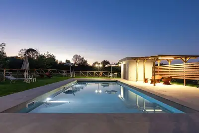 Image de Bel appartement dans une maison de vacances avec climatisation, piscine, Wifi, Tv et parking