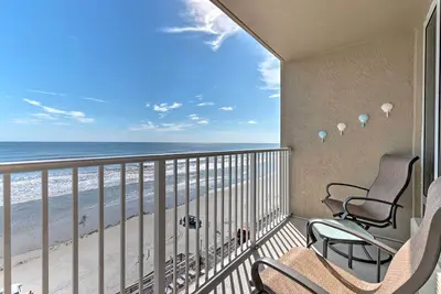 Image de Becky's Beach Rental - Condo au bord de l'océan à Daytona!