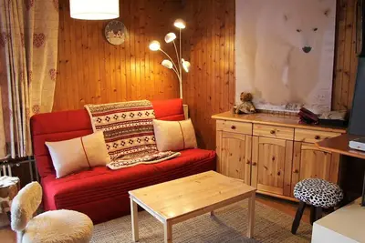 Image de Appartement T2 Centre Village avec Balcon & Cheminée, Proche Piscine et Pistes