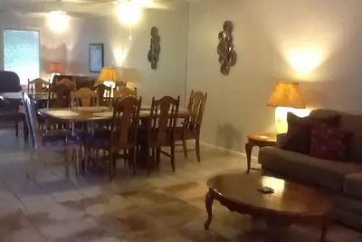 Image de Favorables à la famille Condo près de la porte avant du Hsv, nouvellement mise à jour