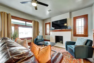 Image de Classen Craftsman-near Asian dist. , ample parking