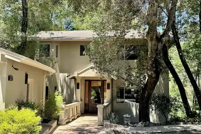 Image de Vallée de Sonoma, Glen Ellen Sophistication pays vinicole isolée, nouveau gril à gaz