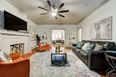 Image de Entire Lincoln Lodge–by Ou Med, Bricktown, Arena