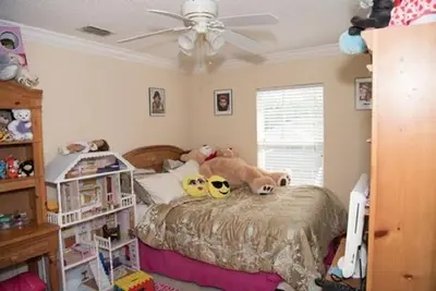 Image de 4 chambres piscine maison dans un quartier très agréable à Port St. Lucie