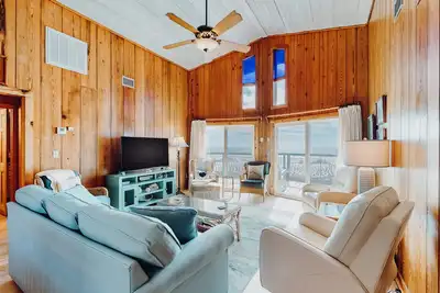 Image de Dog-friendly, maison Gulf-front w \/ promenade privée et vue
