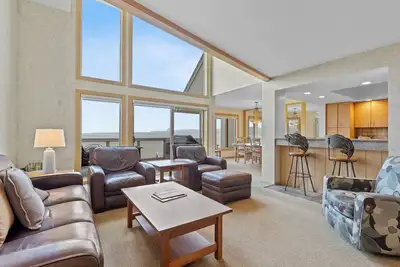 Image de Lac Charlevoix Condo pour 6-8 personnes