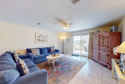Image de Nouvelle Liste! Townhome chien-friendly dans la communauté privée w / piscine partagée-près de la plage