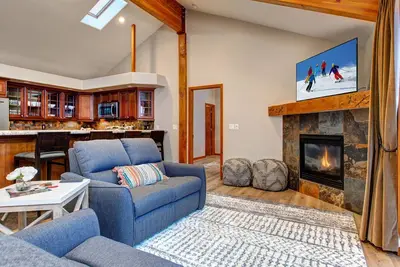 Image de Maison de ski 3 Chambres. Nouveau Remodeler. Main Street Ă Votre Porte!