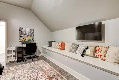 Image de Indie Escape-2 in 1- stone’s throw to the Plaza