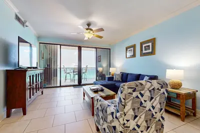 Image de Magnifique condo front de mer w / piscine partagée, salle de fitness et terrain de sport!