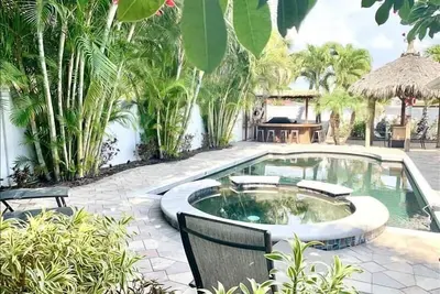 Image de Belle maison avec piscine 3br \/ 2ba située à quelques minutes de l'île Anna Maria!