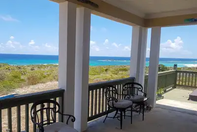 Beach House avec bain à remous et vue spectaculaire sur l'océan!