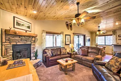 Image de Honeybear Hollow Cabane romantique escapade dans la forĂŞt!