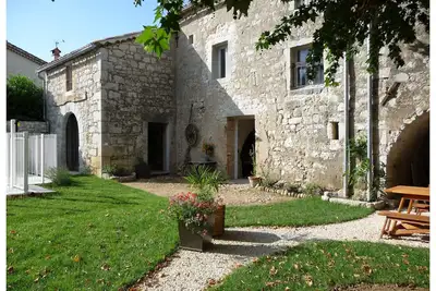 Image de Le Mas des Bignones - Mas provençal avec piscine - Jardin clos - Sud Ardèche.