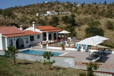 Image de Villa de luxe avec piscine et belle vue sur 8 hectares d'amandiers.