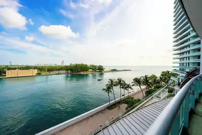 Image de Ritz Carlton Hôtel à Bal Harbour Fl, 1147ft2 aussi bas que 299 $ la nuit! ! !