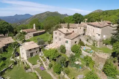 Image de Vue exceptionnelle. Maison située sur les premiers contreforts des Cévennes