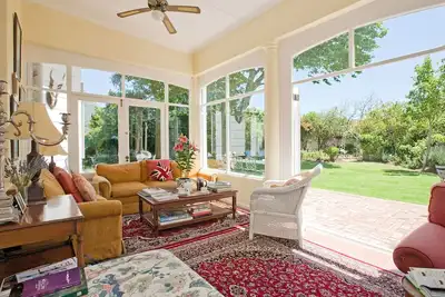 Image de Belle grande maison avec piscine