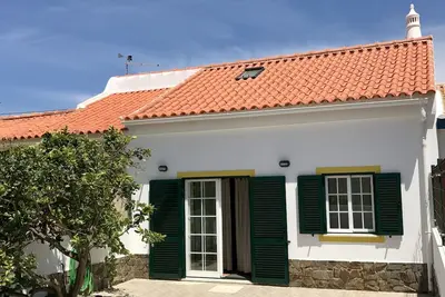 Image de * New Listing * Sagres House - Grand patio, wifi gratuit, télévision par câble, parking privé
