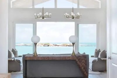 Image de Luxueux 5000 sq ft Villa en bord de mer sur une plage Ă couper le souffle du cancer