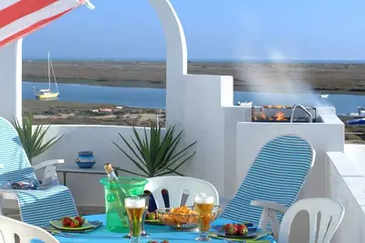 Image de Votre endroit idéal, à prix abordable dans le soleil! St-Luzia apt. avec vue sur la mer.
